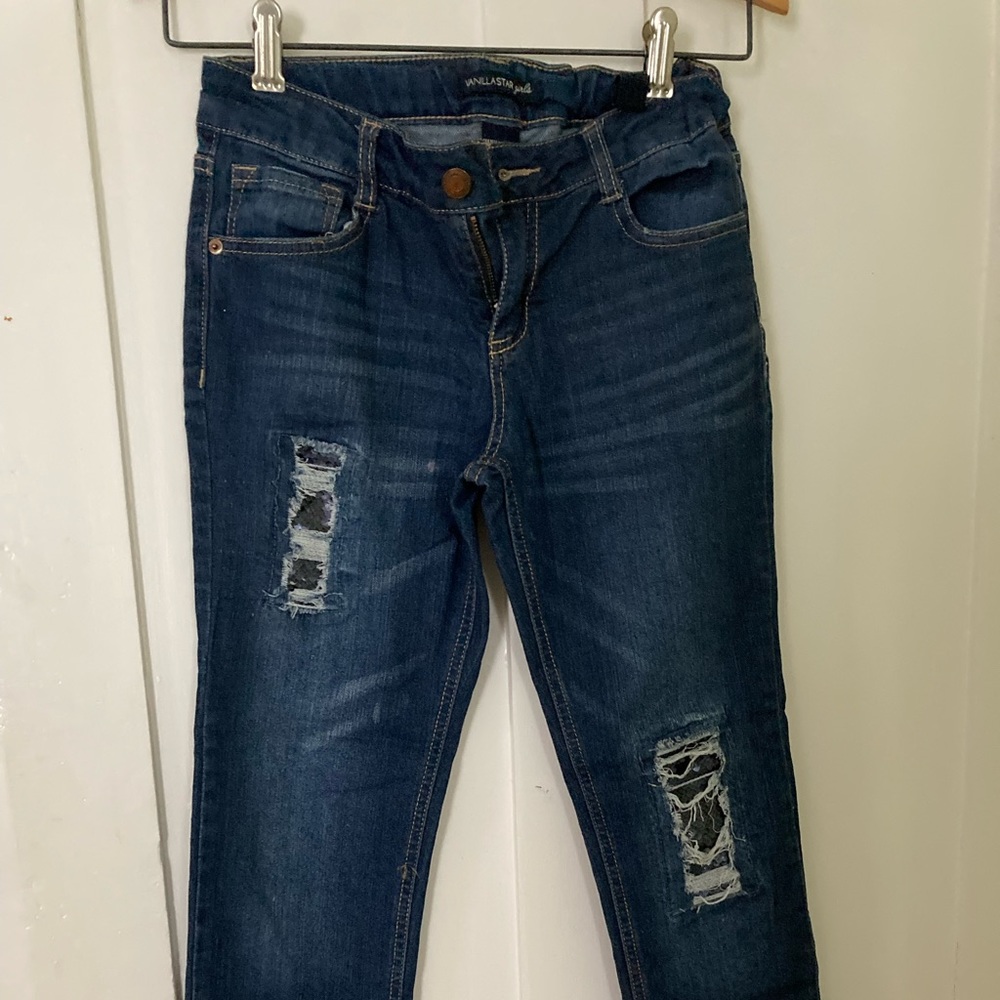 Jeans with rips/sequins
